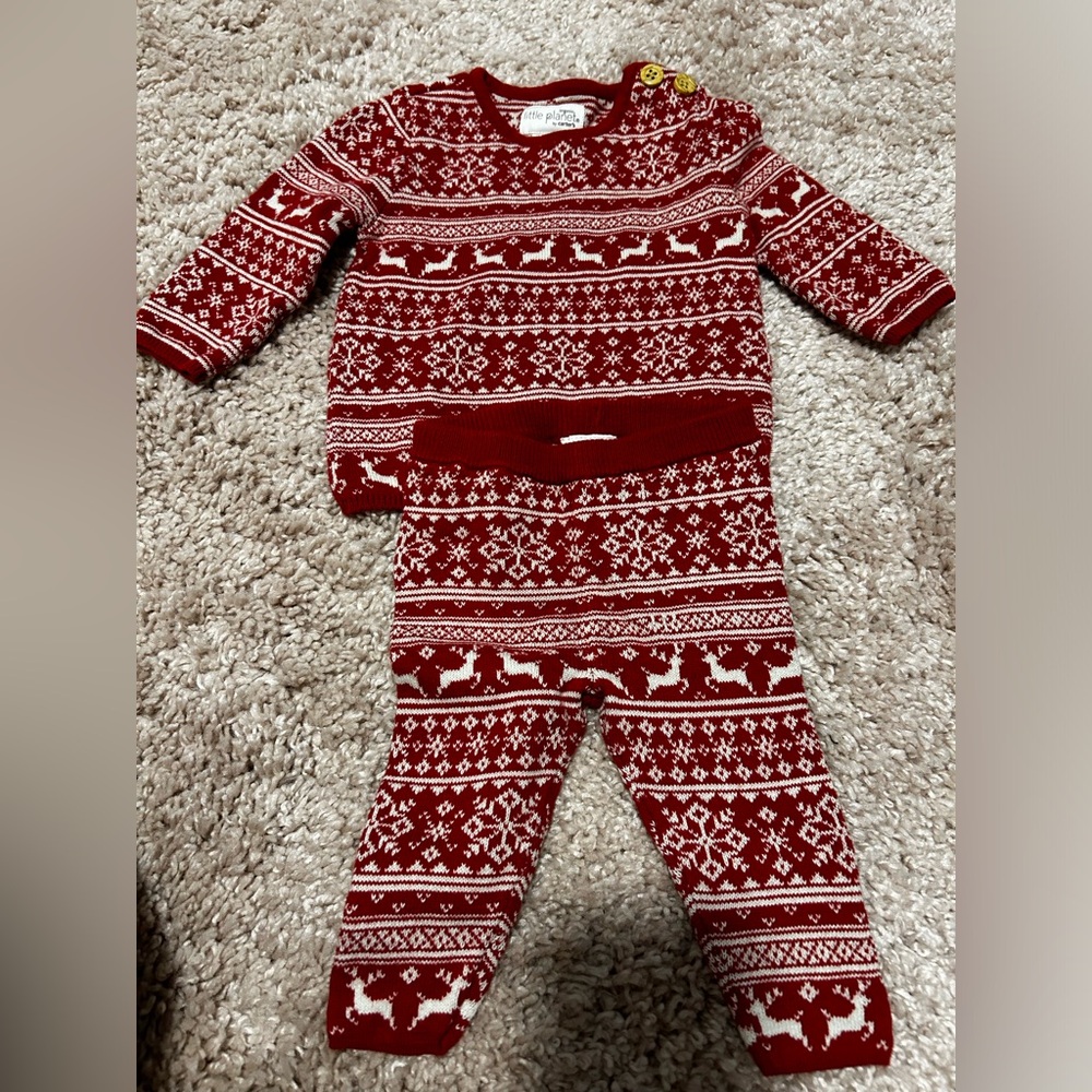 Red Christmas sweater outfit
